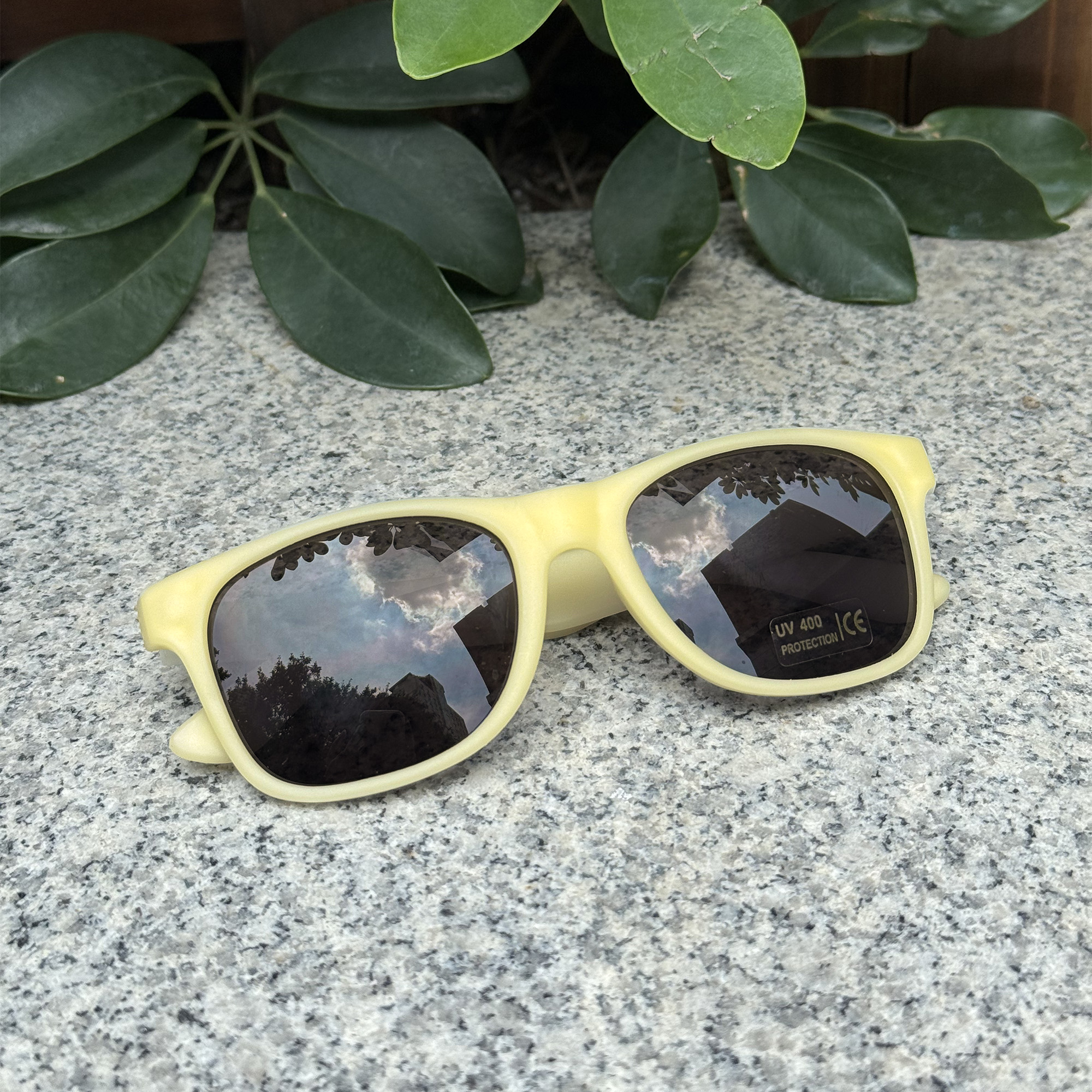 Colour Changing Sunglasses - Image 7
