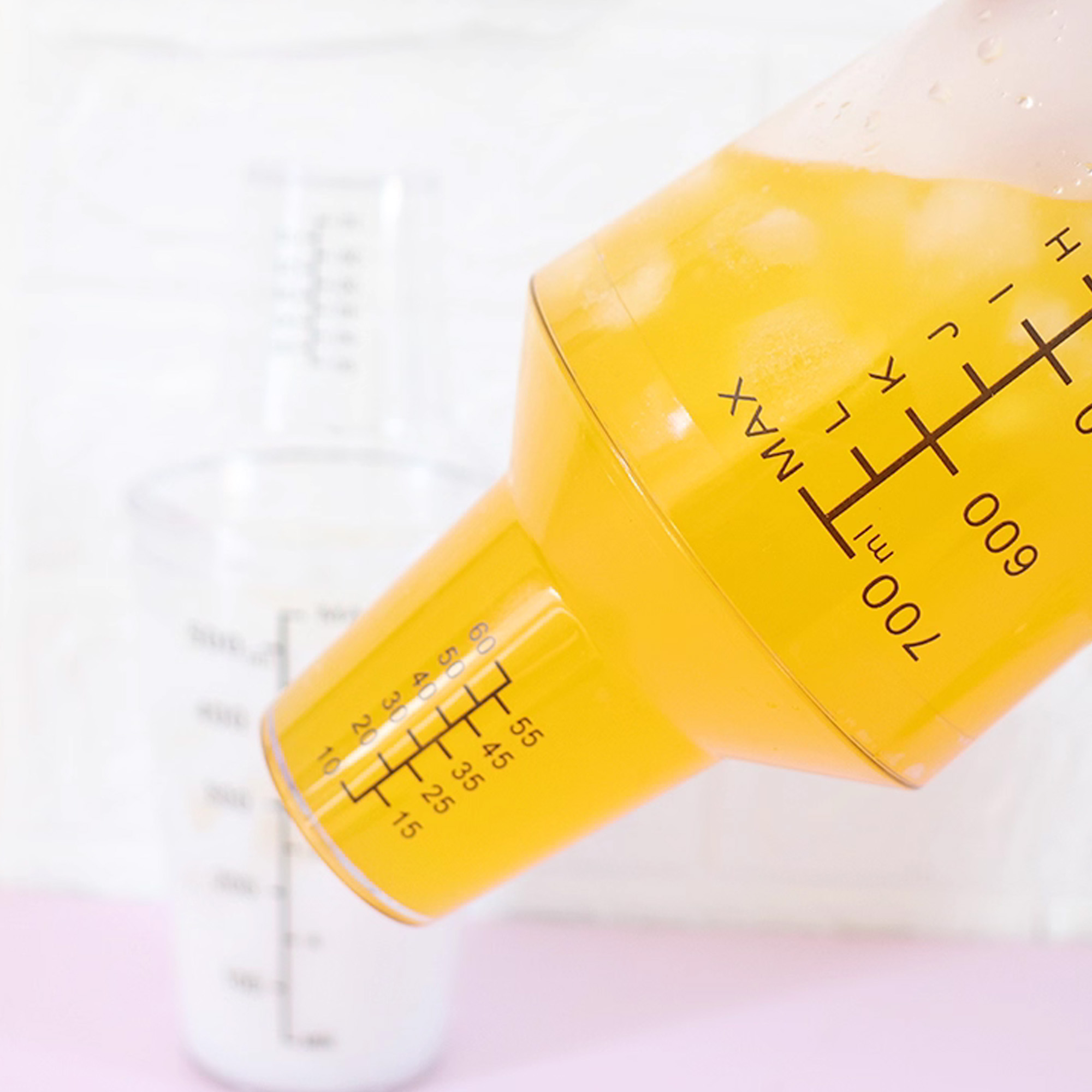 Classic Shaker with Measuring Cap - Image 9