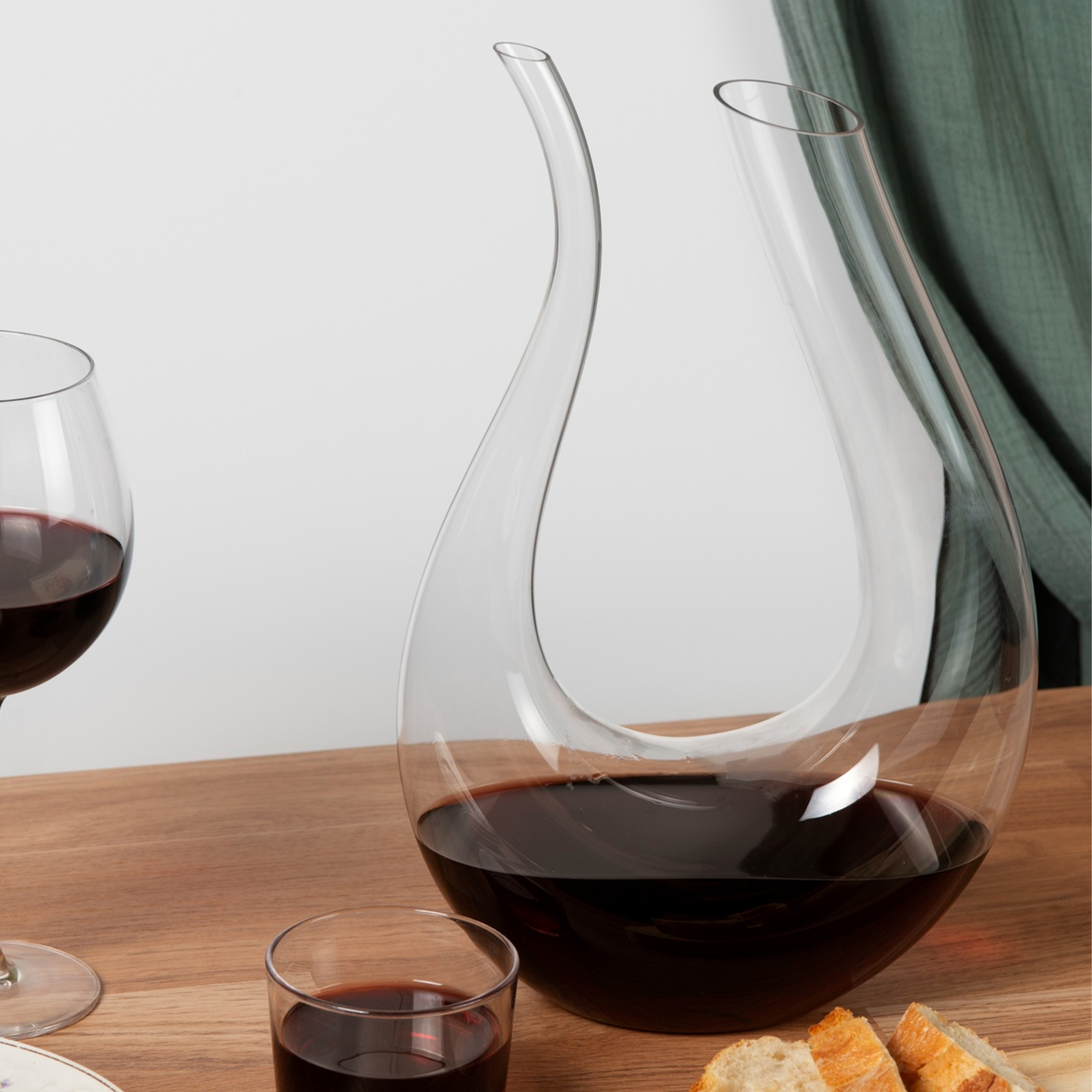 U-Shaped Wine Decanter - Image 6