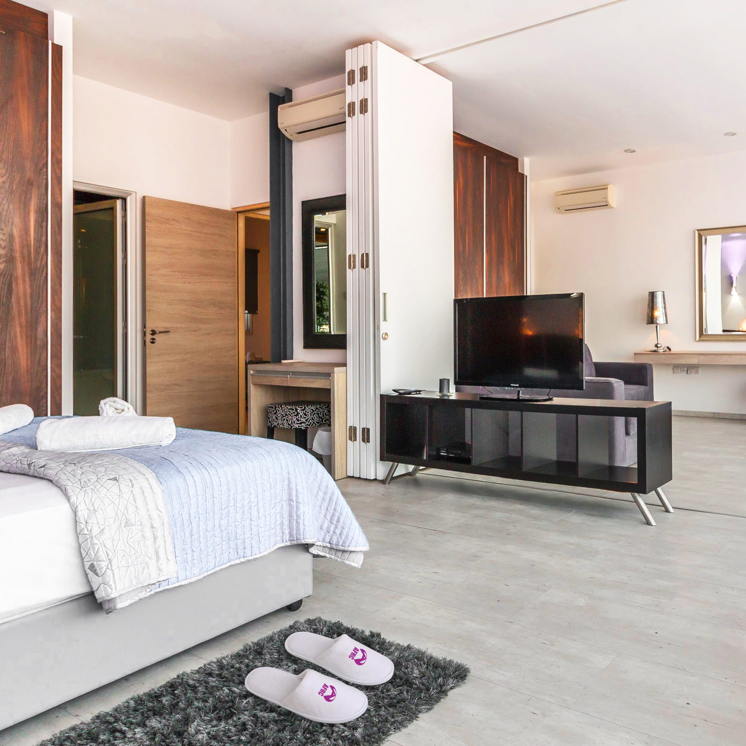 Hotel Slippers - Image 7