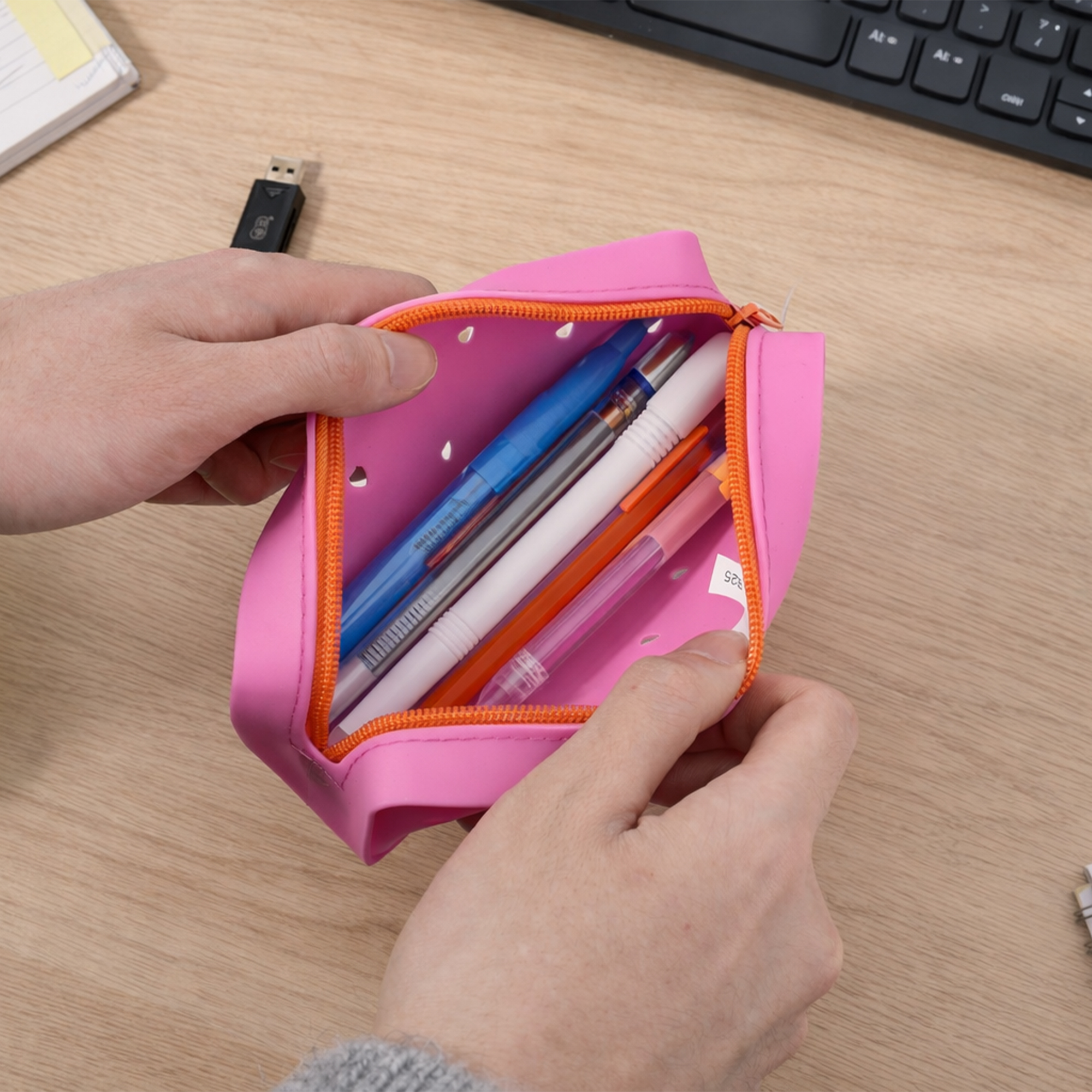 Silicone Holes Pencil Case - Image 14