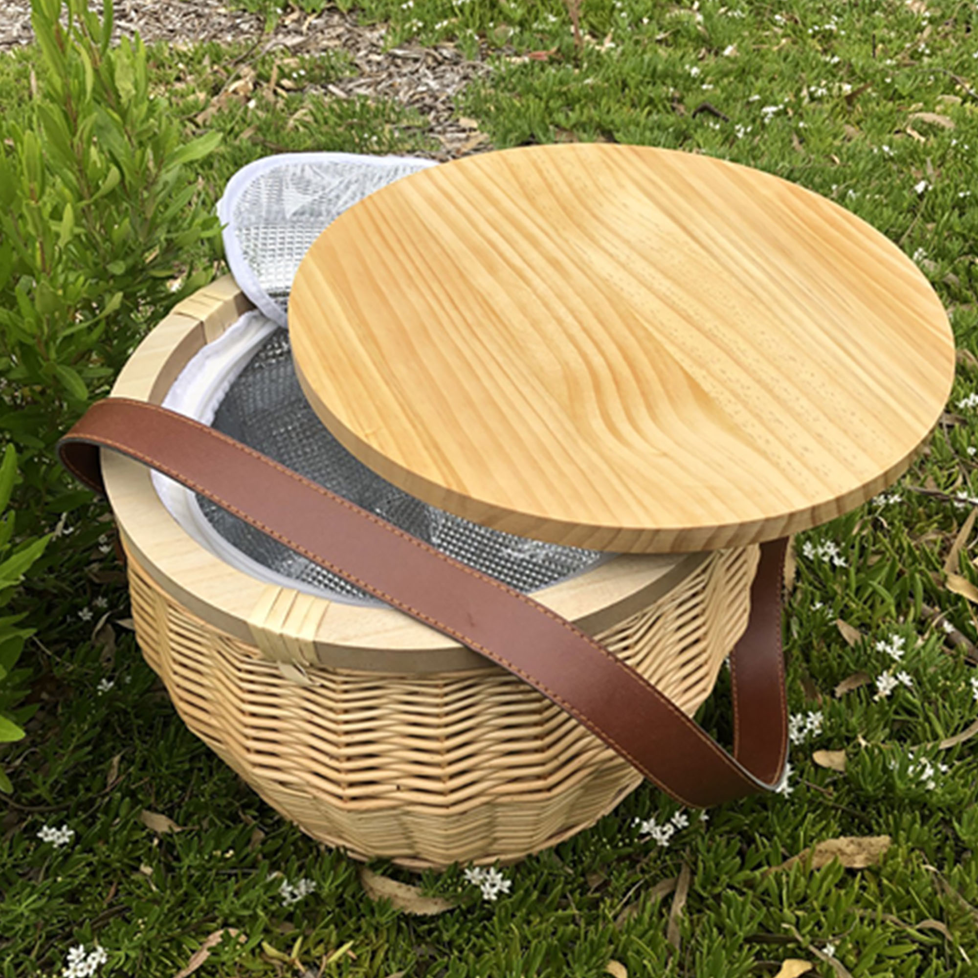 Scotch Wicker Picnic Cooler Basket Round - Image 6