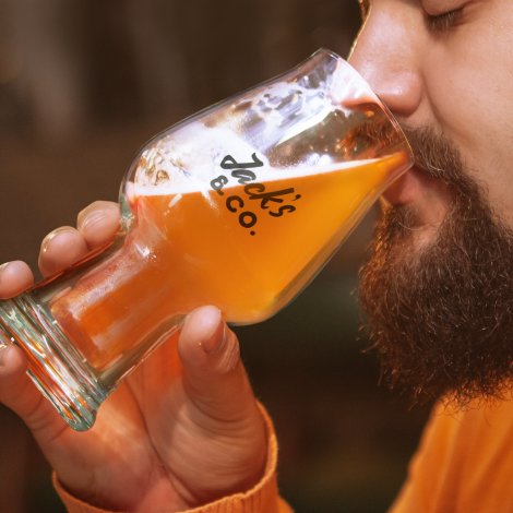 Luigi Bormioli Birratique Beer Glass - Image 4