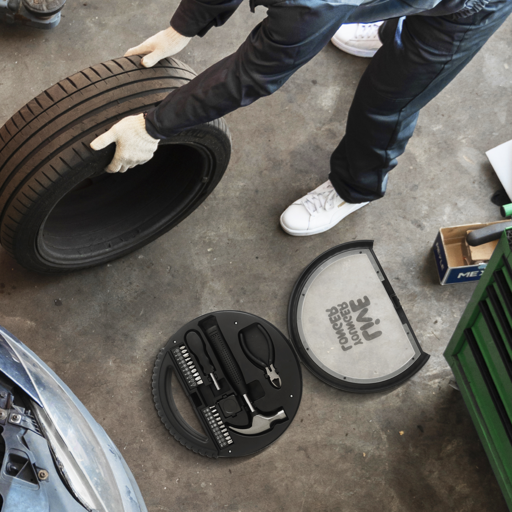 Car wheel tool kit - Image 6