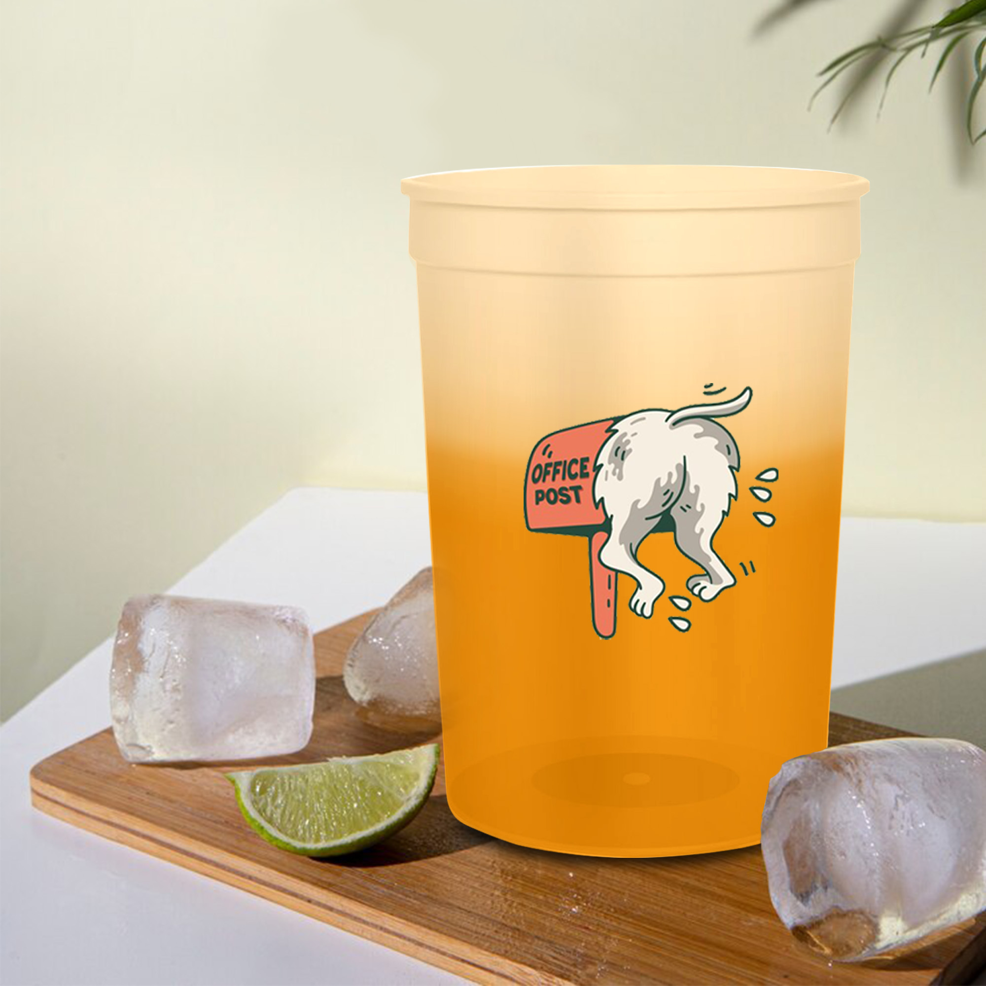 473ml Colour Changing Plastic Stadium Cup - Image 6