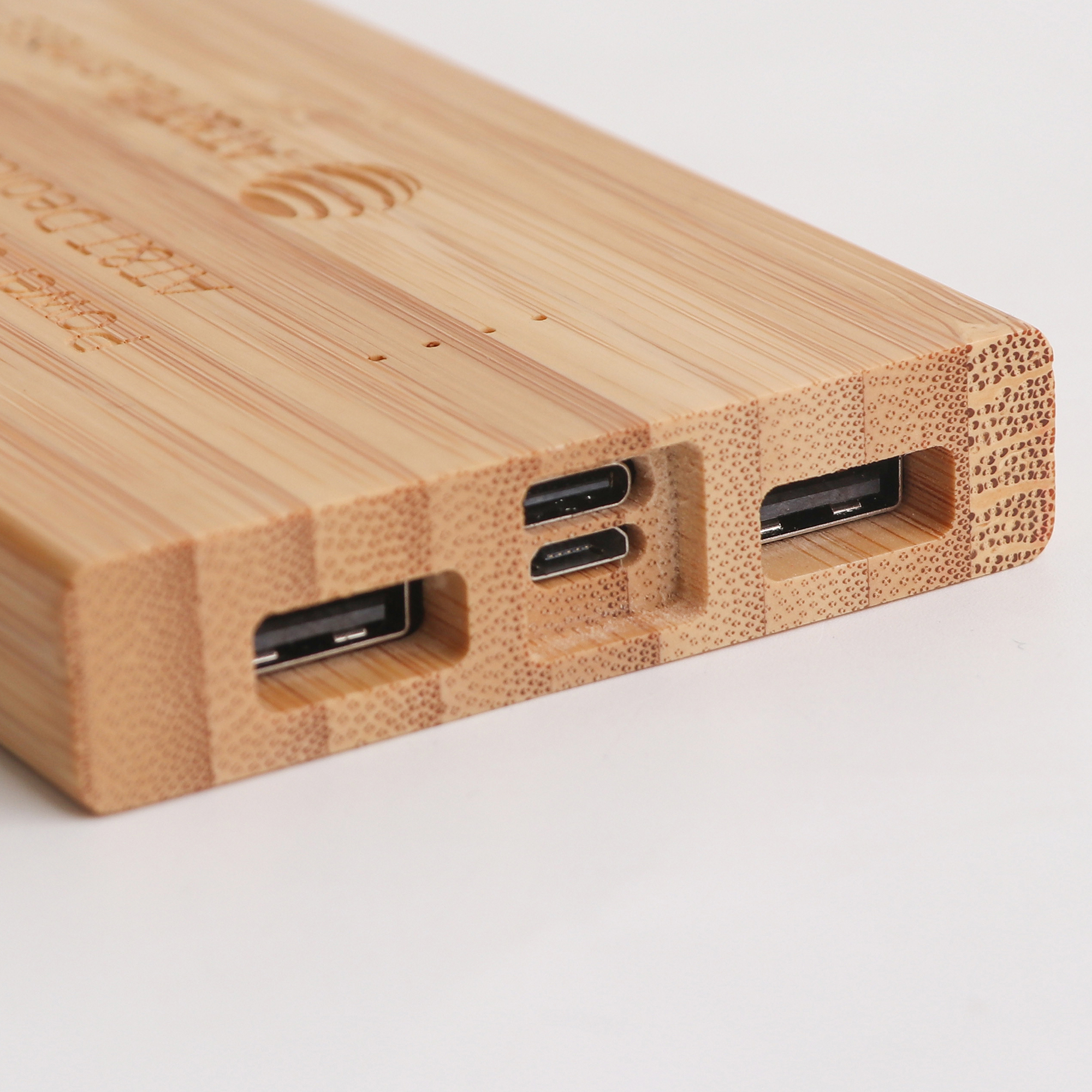 10000mAh Bamboo Wireless Power Bank - Image 5