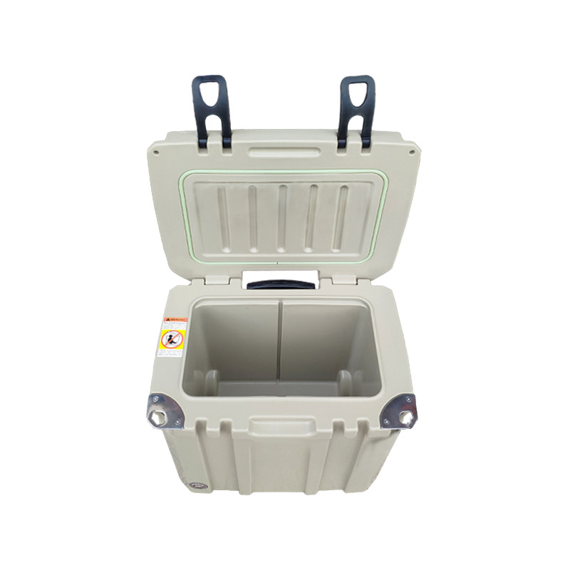 31L Cooler Box with Wheels - Image 8