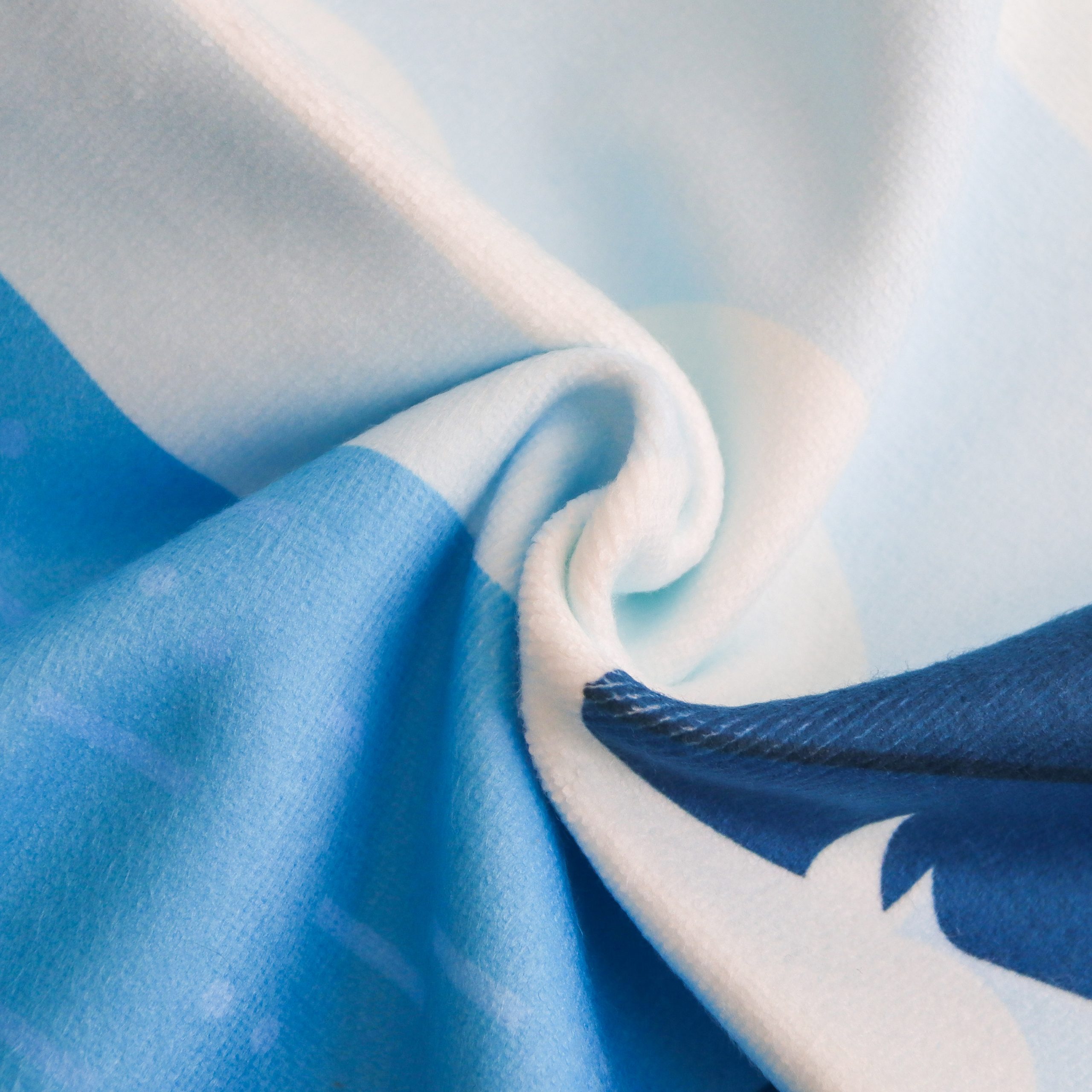 Microfibre Colour Beach Towel (70x140cm) - Image 7