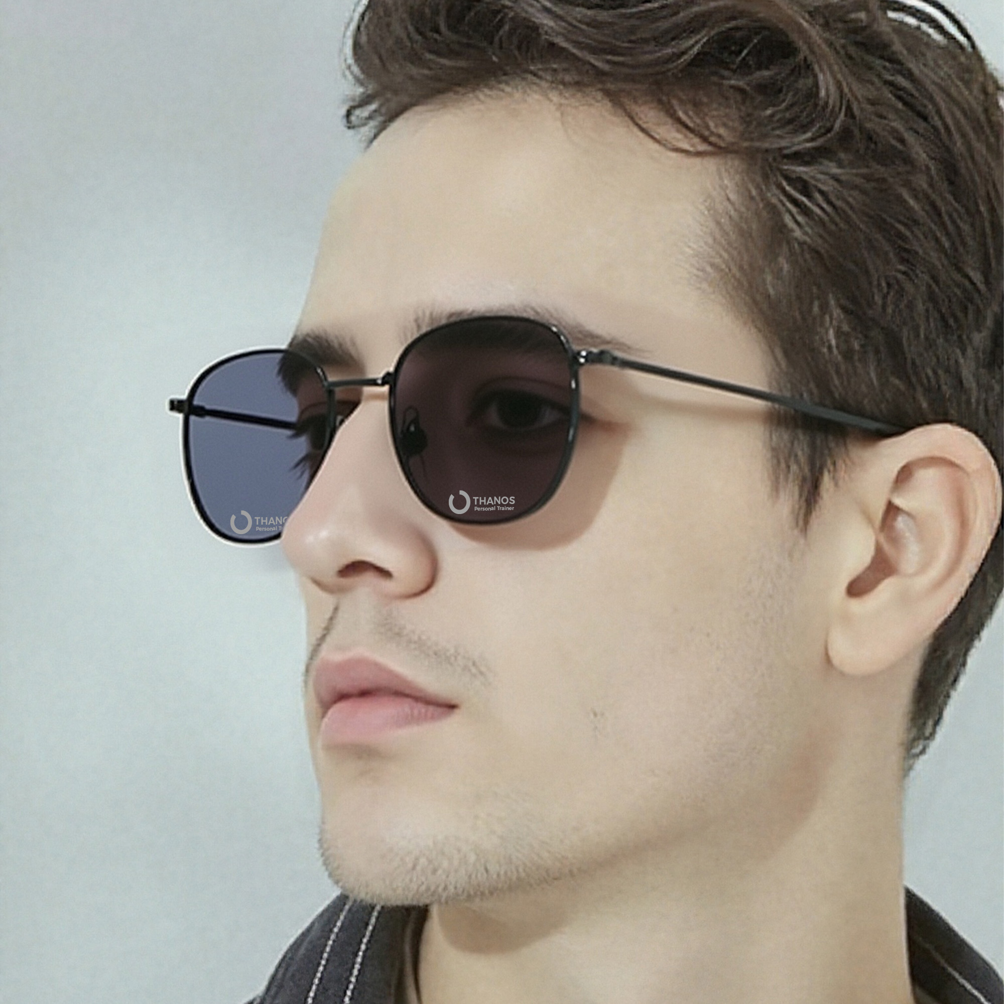 Classic Metal Sunglasses - Image 7
