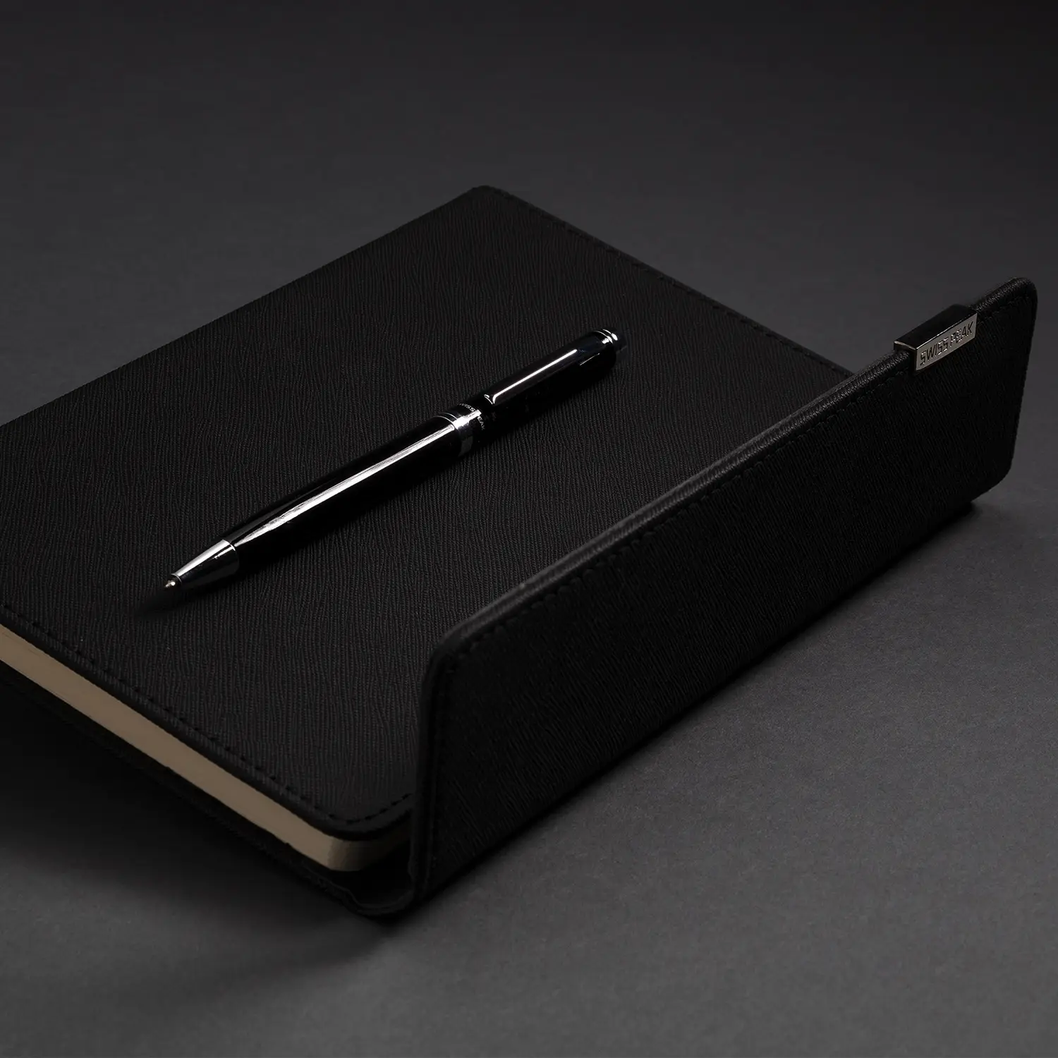 Swiss Peak A5 Notebook and Pen Set - Image 5