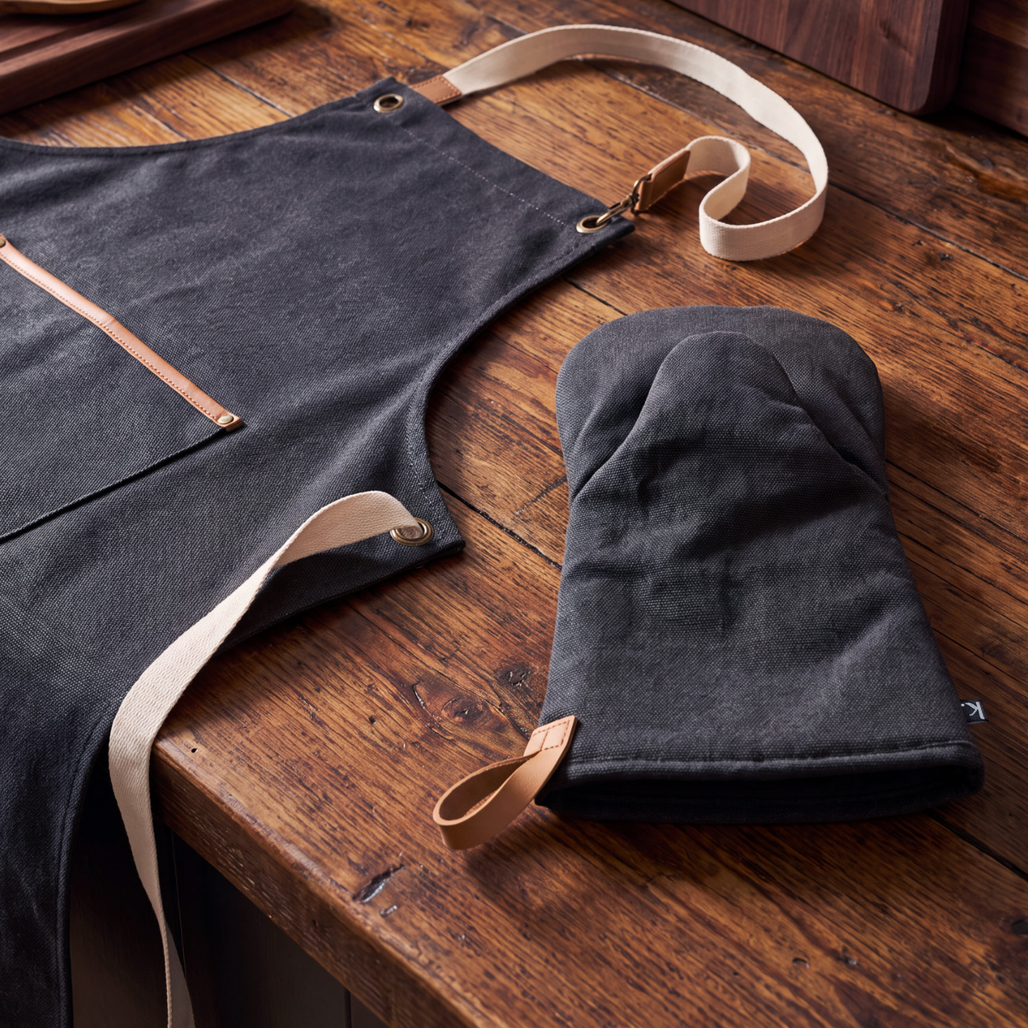 Keepsake Canvas Apron & Oven Mitt Set - Image 9